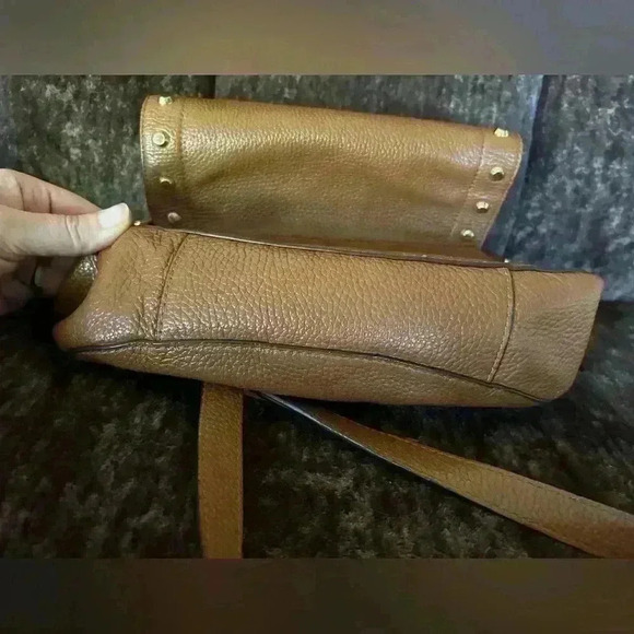 Michael Kors Hamilton Traveler Leather Saddle Bag with gold stud detail lock/key - Picture 9 of 15